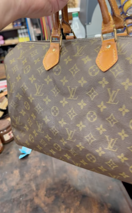 Sac Louis Vuitton réparé avec nouvelles pattes en cuir