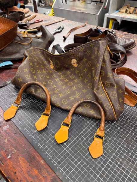 Fabrication de Pattes d'anses en cuir pour sac Louis Vuitton